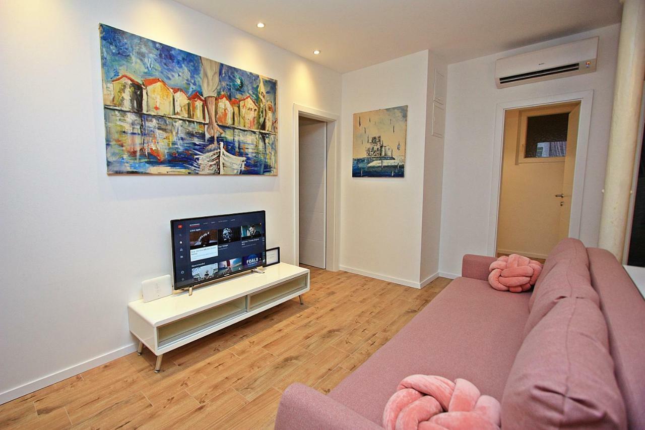 Apartman Michelangelo In The Centar Of Supetar Kültér fotó