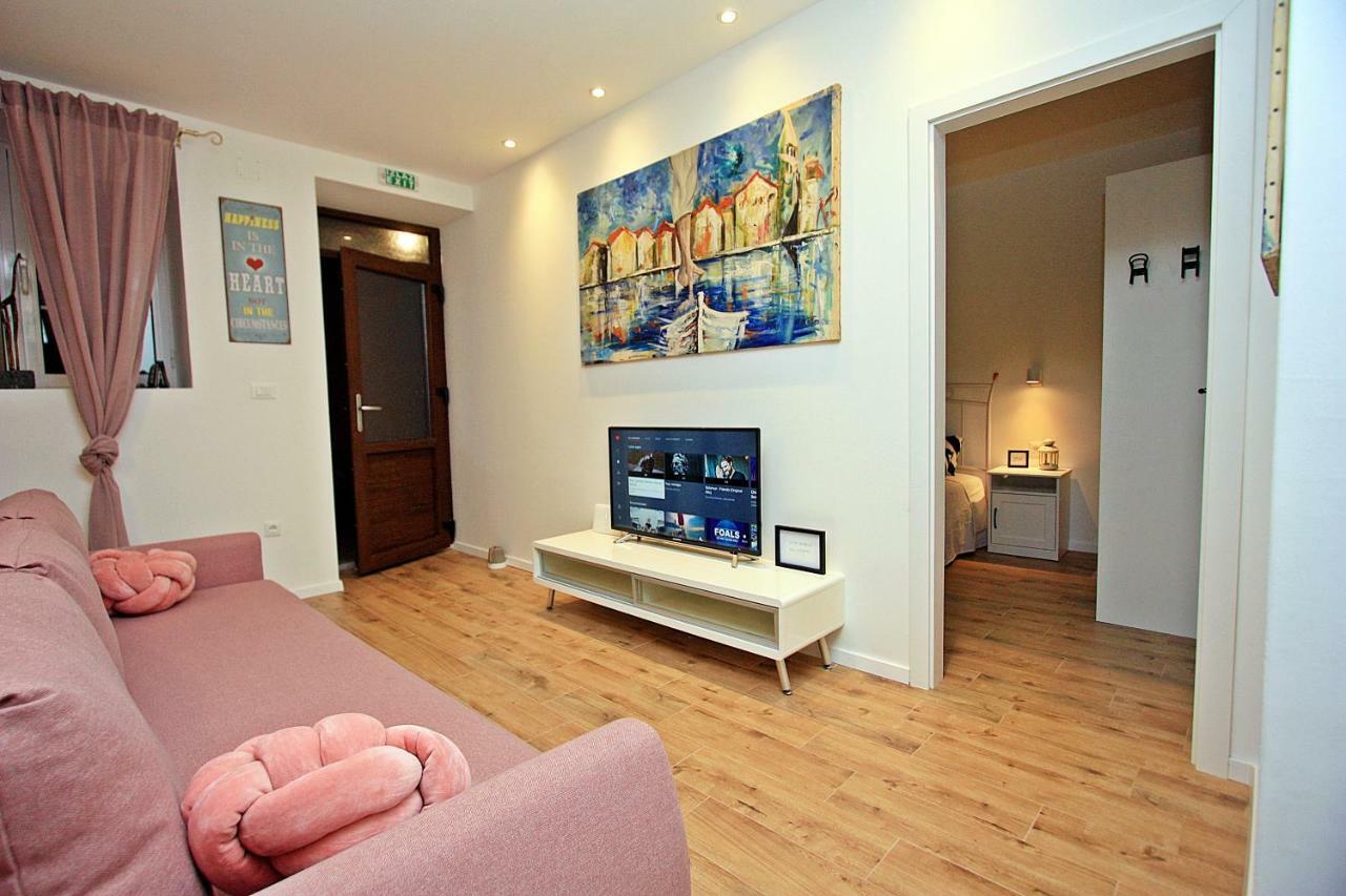 Apartman Michelangelo In The Centar Of Supetar Kültér fotó