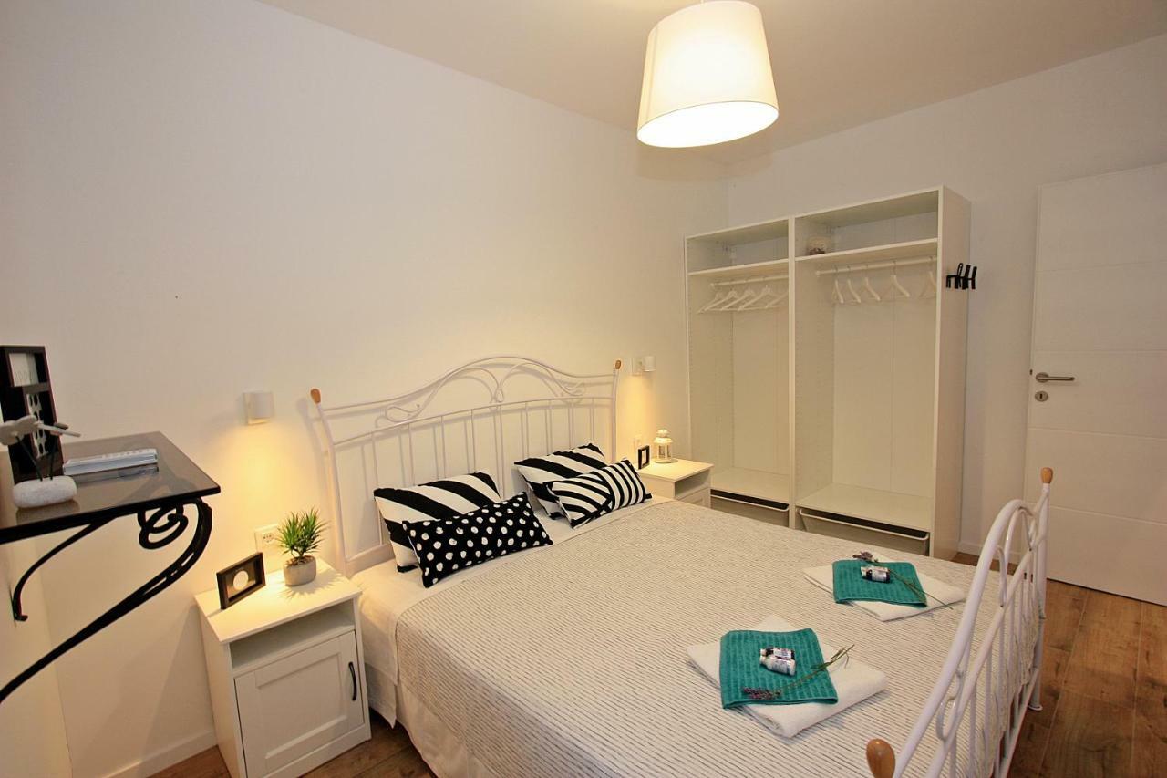 Apartman Michelangelo In The Centar Of Supetar Kültér fotó