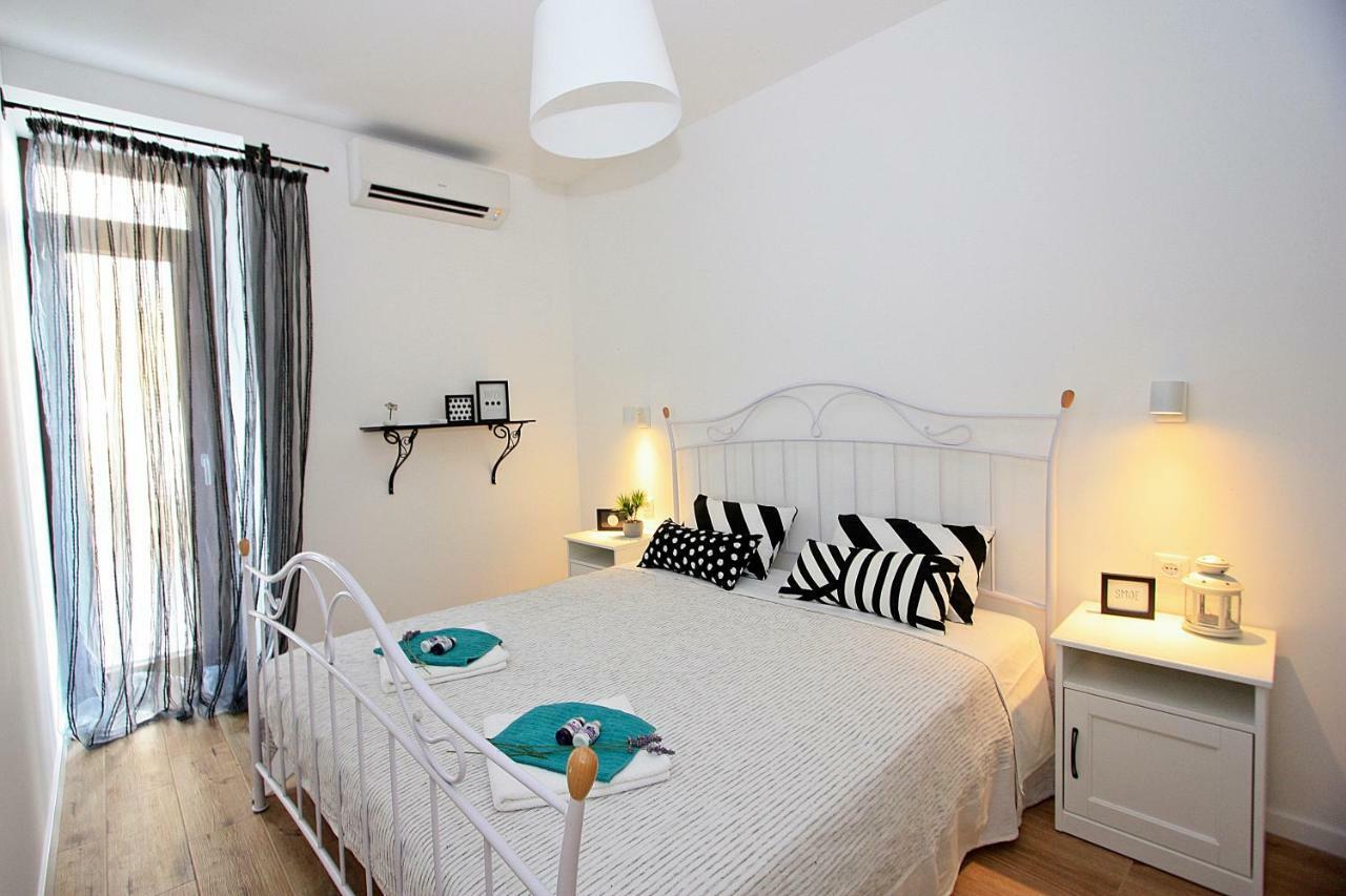 Apartman Michelangelo In The Centar Of Supetar Kültér fotó