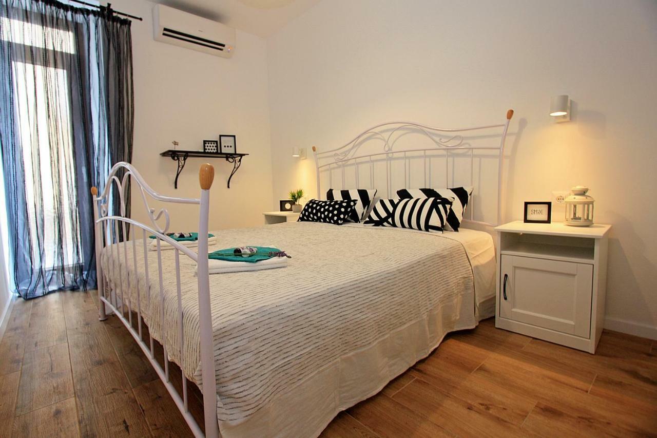 Apartman Michelangelo In The Centar Of Supetar Kültér fotó